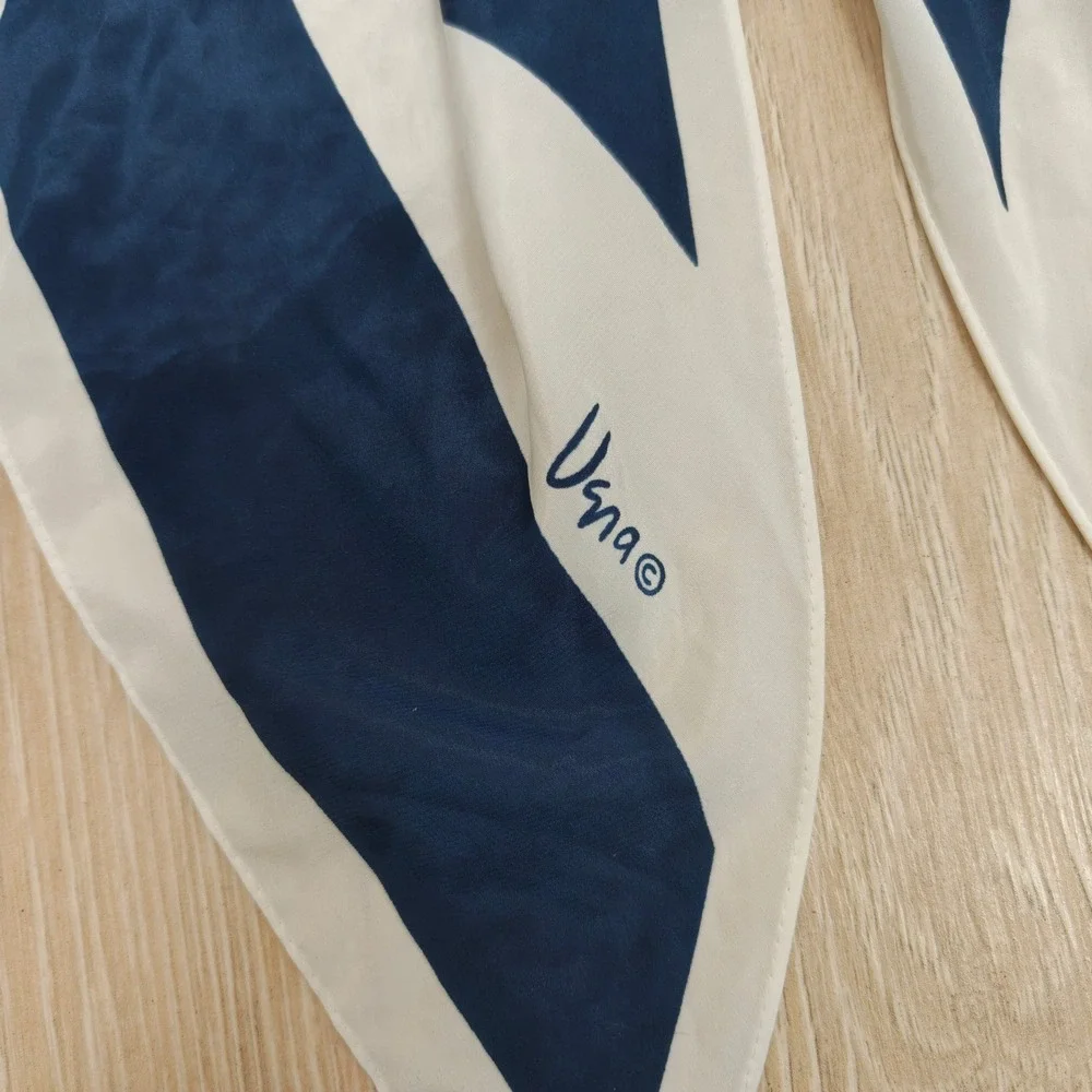 Vintage 70s Veresa by Vera Women Scarf OS Blue White Striped Skinny Mod Nautical